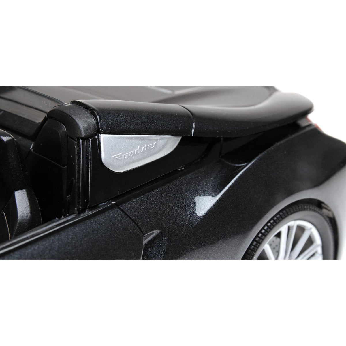 Dark Gray Metallic 1/18 Diecast Model Car Z594192