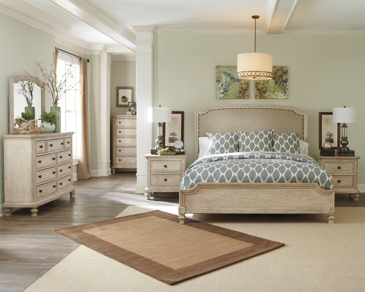 Queen Upholstered Panel Bed Z792266