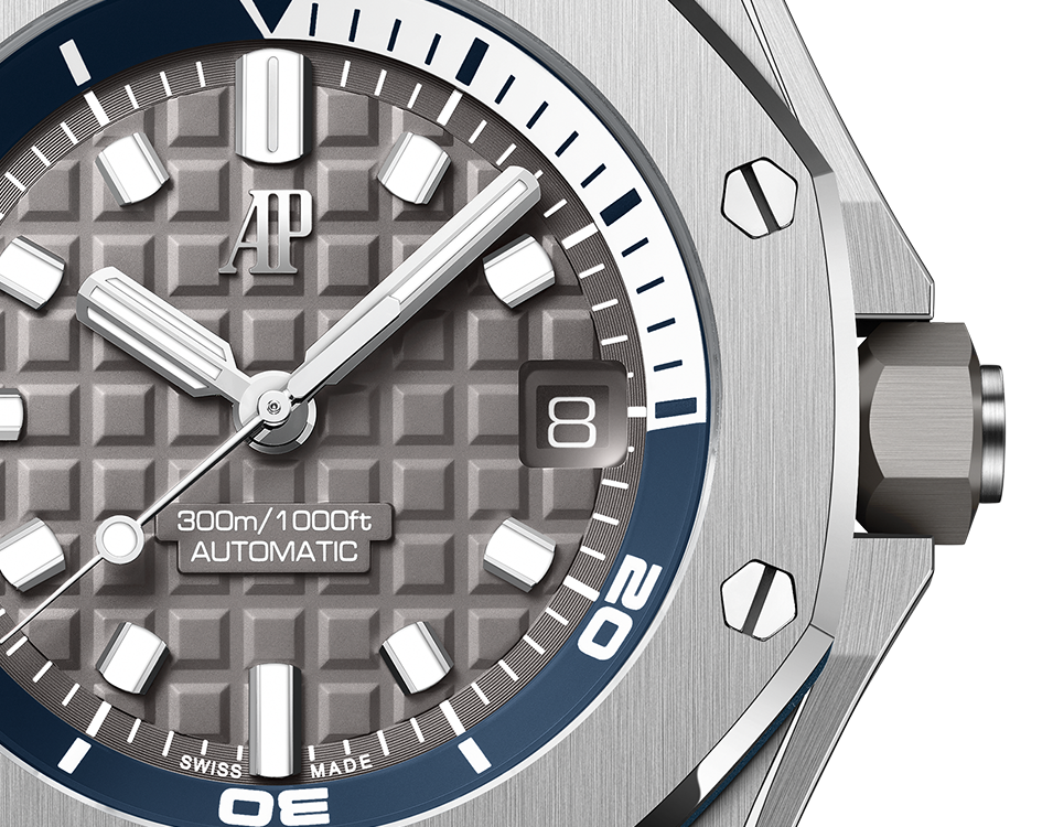 Grey Dial 42mm Dive Watch C2572