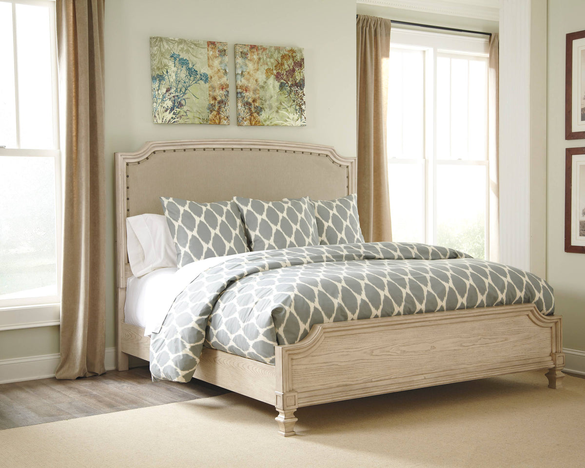Queen Upholstered Panel Bed Z792266