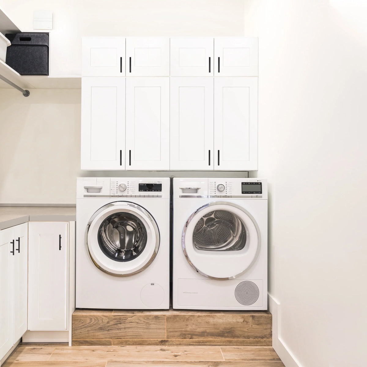 White Shaker Base Kitchen Cabinet 42x34.5x24 H101