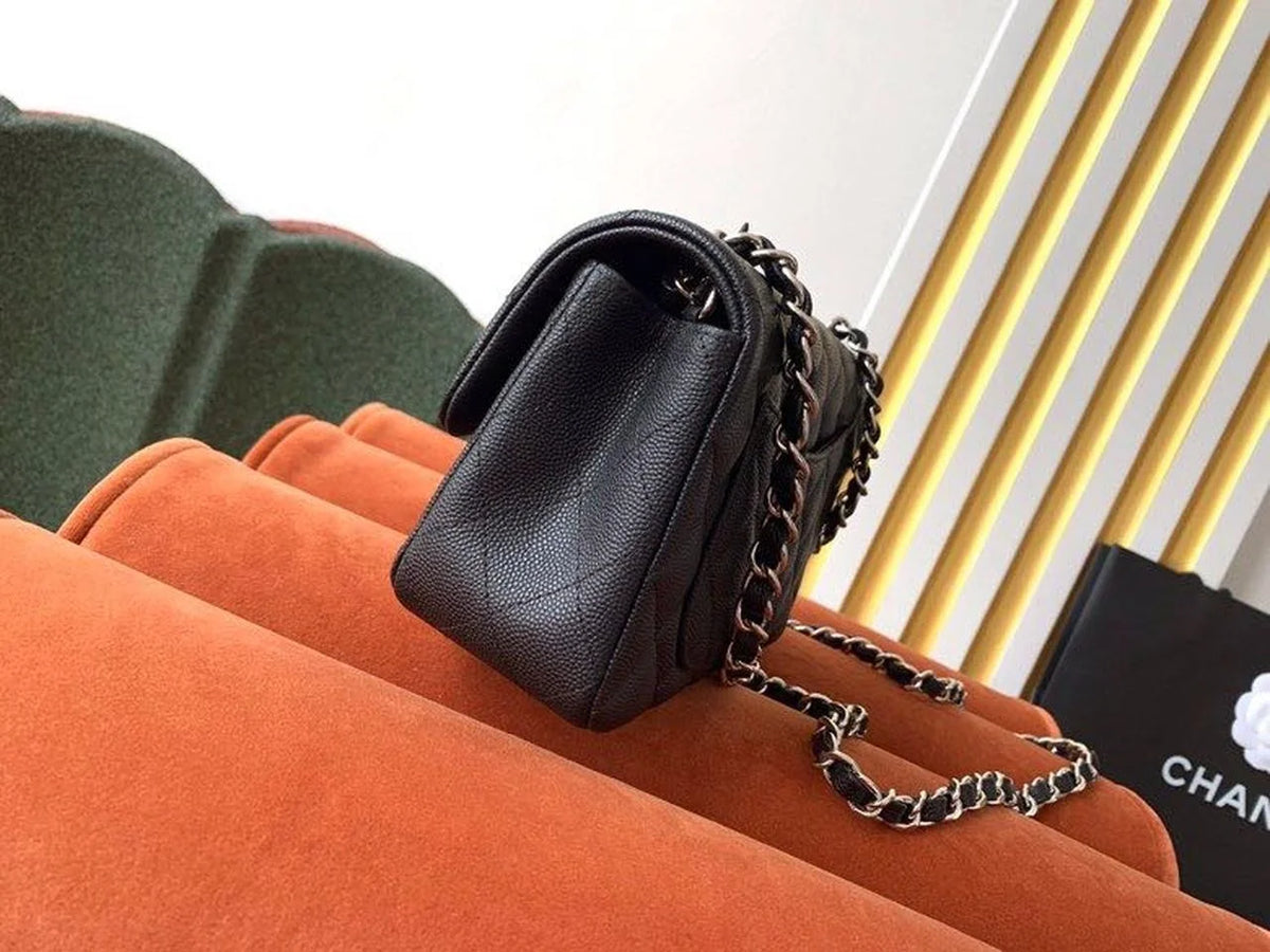 Black Small Classic Handbag U86011