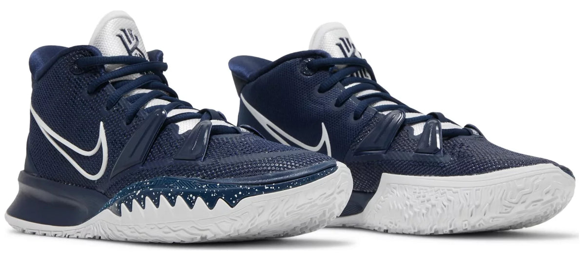 Mens Basketball Shoe (7.5) E979216