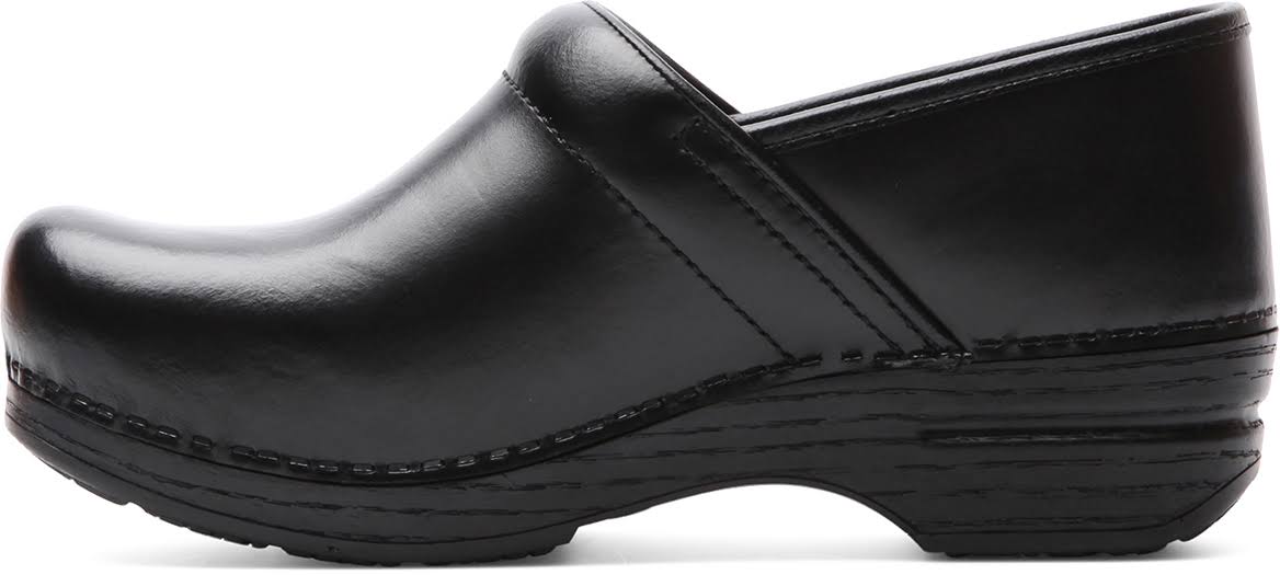 Black Wide Professional Clogs R894025
