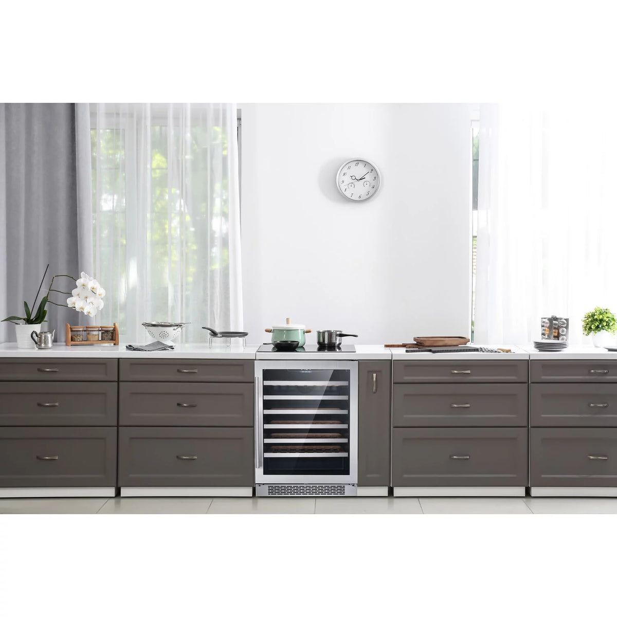 24-In. Single Zone 54-Bottle Wine Cooler I1392