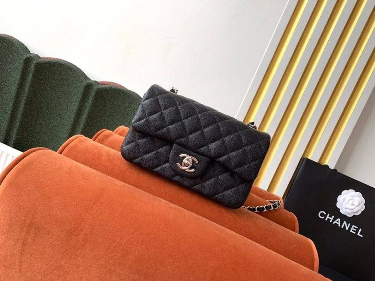 Black Small Classic Handbag U86011