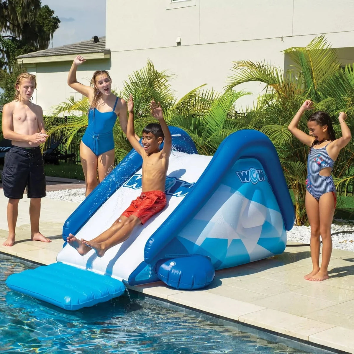 Inflatable Pool Slide with Sprinkler U617625