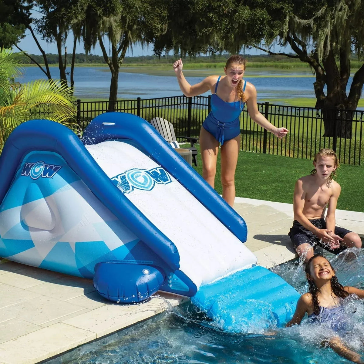 Inflatable Pool Slide with Sprinkler U617625